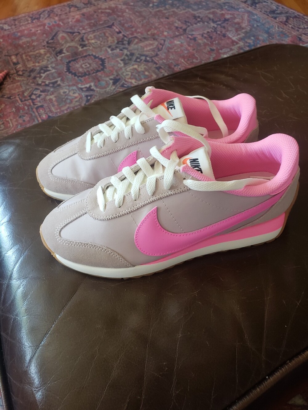 WOMENS NIKE PACIFIC LOW TOP SNEAKER-NEW-size 7.5M